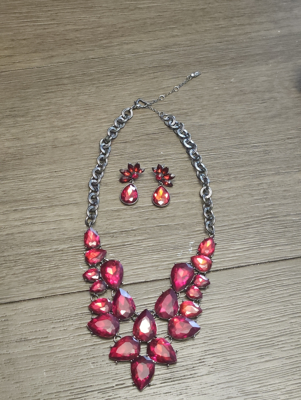 JLO Jennifer Lopez Red Rhinestone Statement Necklace Set